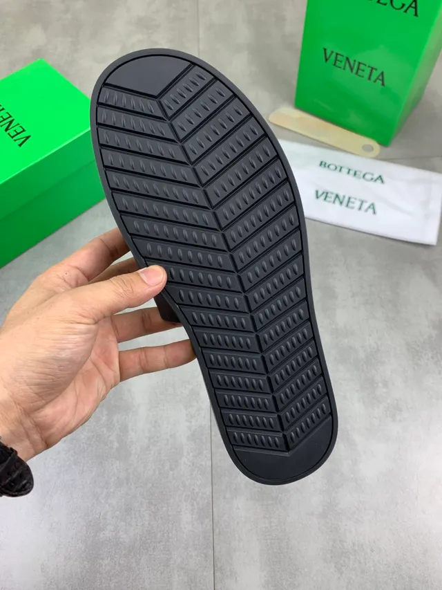 Bottega Veneta شرابات جلد نعام منقوش 3
