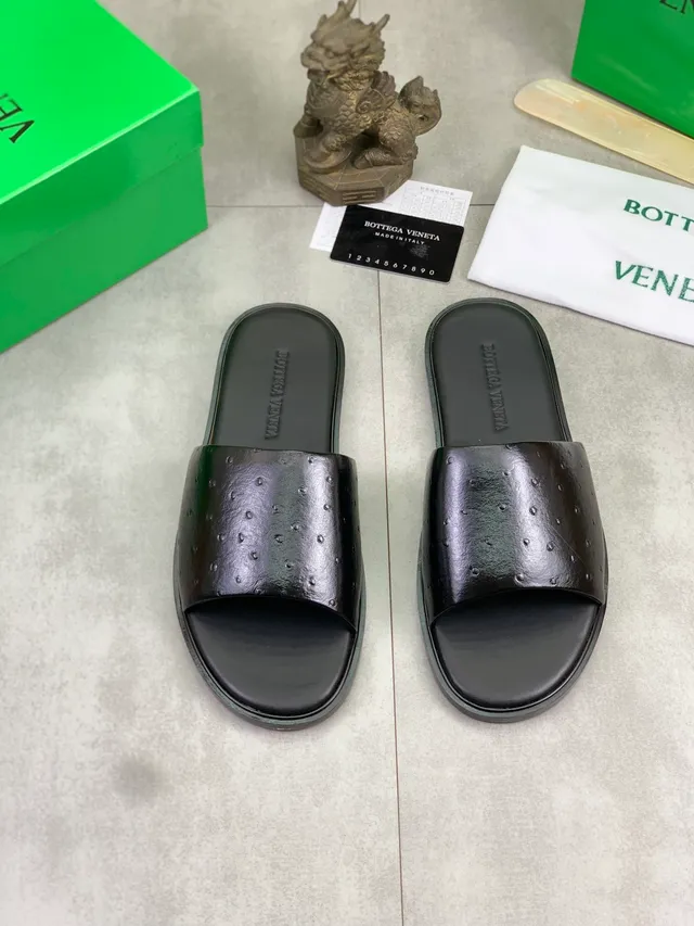 Bottega Veneta شرابات جلد نعام منقوش 4