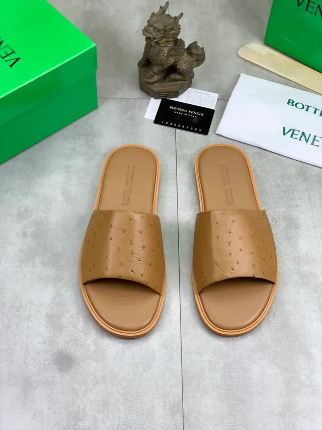 Bottega Veneta شرابات جلد نعام منقوش 5