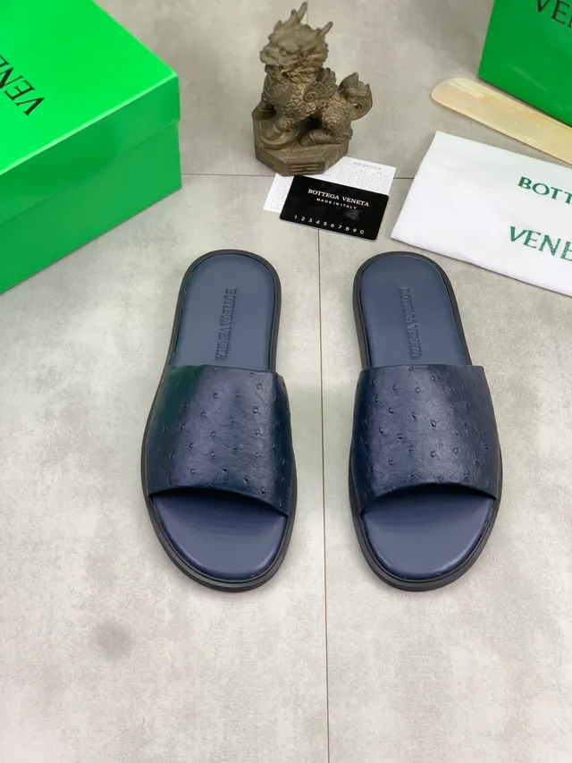 Bottega Veneta شرابات جلد نعام منقوش 7