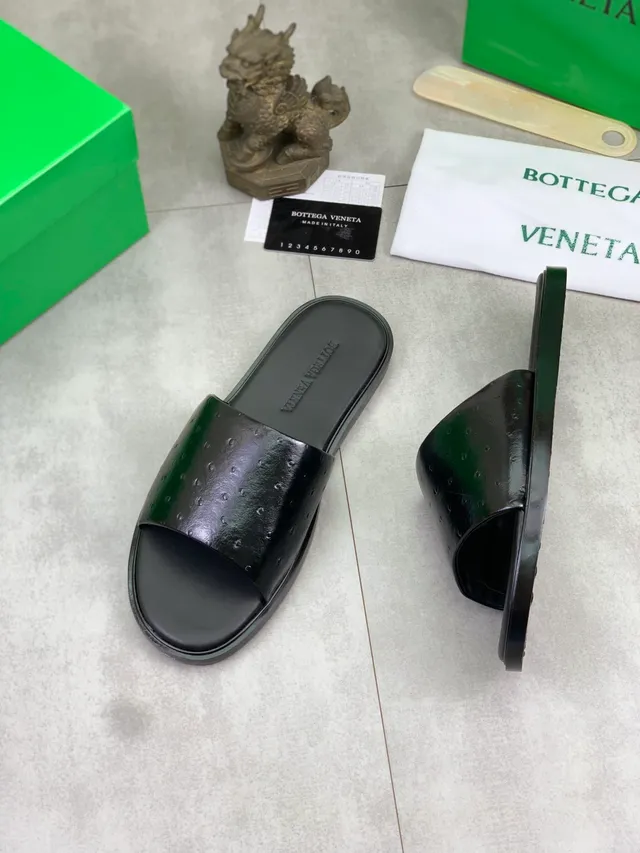 Bottega Veneta شرابات جلد نعام منقوش 8