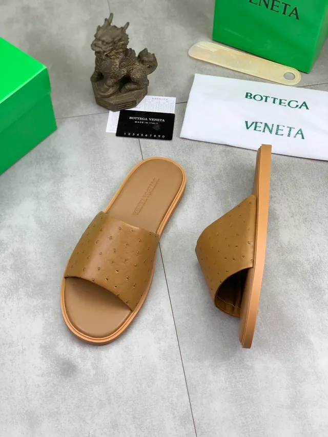 Bottega Veneta شرابات جلد نعام منقوش 9
