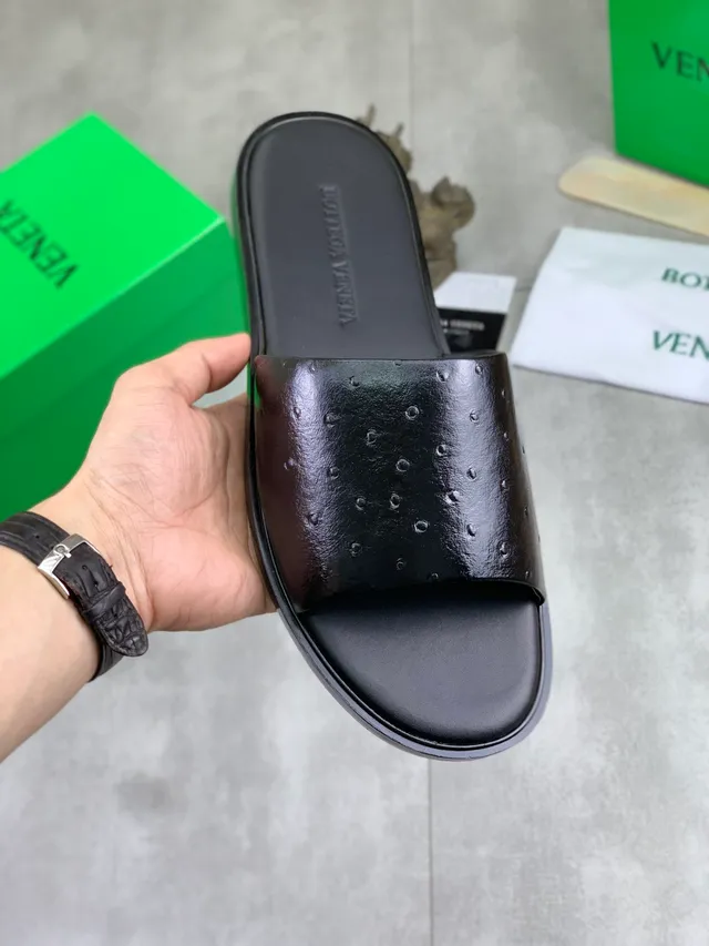 Bottega Veneta شرابات جلد نعام منقوش 12