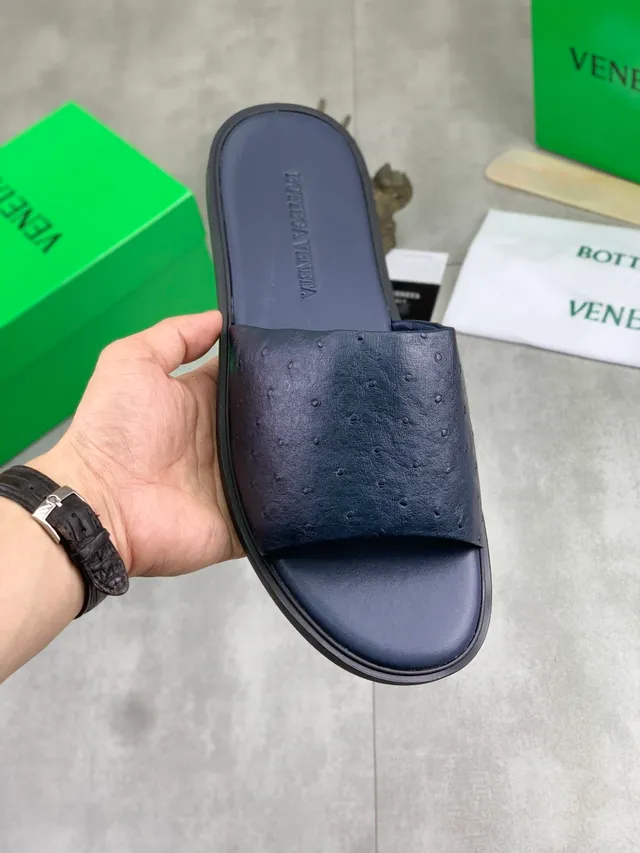 Bottega Veneta شرابات جلد نعام منقوش 15