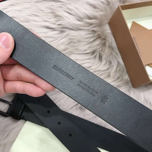 Burberry Black Red Matte Finish Minimalist Buckle Leather Belt 2