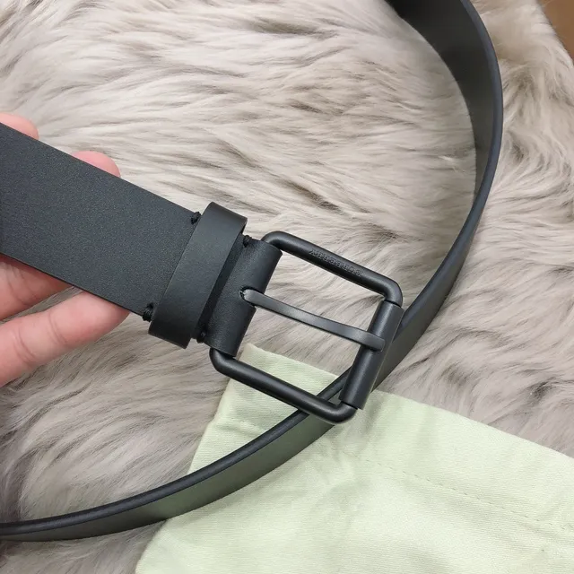 Burberry Black Red Matte Finish Minimalist Buckle Leather Belt 4
