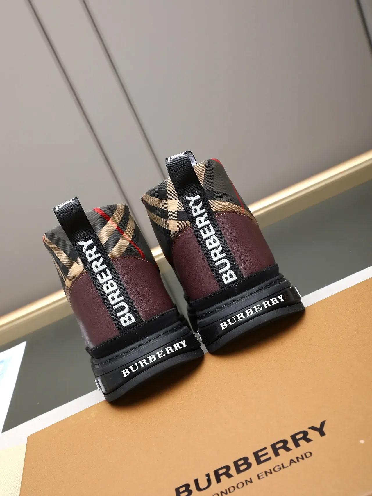 Burberry بوردو أسود أحذية لايف ستايل عالية الارتفاع جلدية لوحة مربعات 3