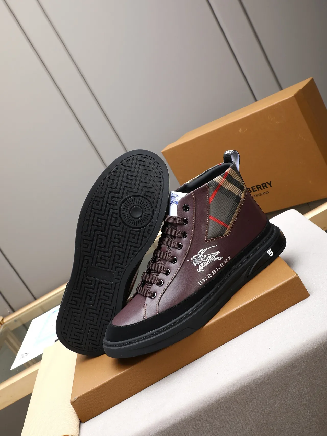 Burberry بوردو أسود أحذية لايف ستايل عالية الارتفاع جلدية لوحة مربعات 4