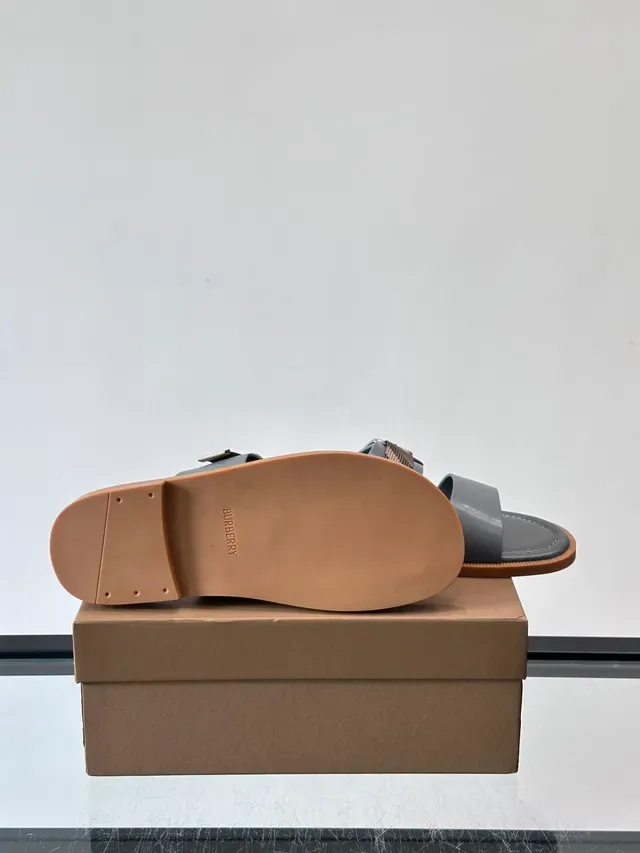Burberry House Check Slide Navy Beige Correa Doble Hebilla Sandalias Casual 3
