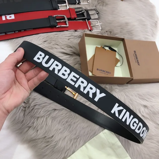 Burberry Knight 黑色金色哑光矩形扣皮革腰带 3
