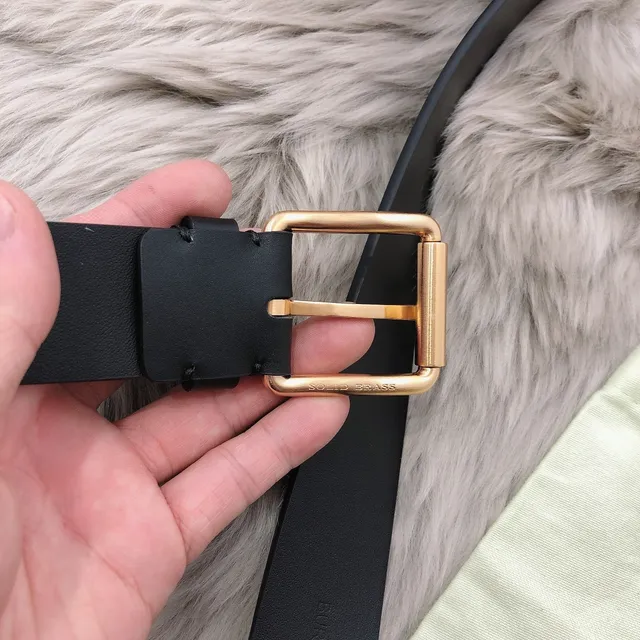 Burberry Knight 黑色金色哑光矩形扣皮革腰带 4