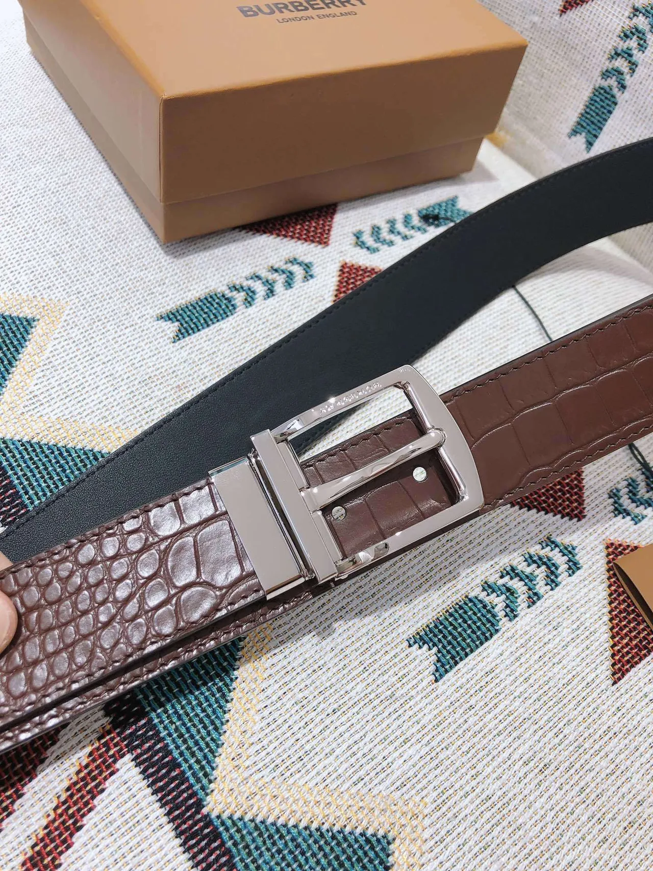 Burberry Knight Brown Croc-Embossed Reversible Leather Belt 7