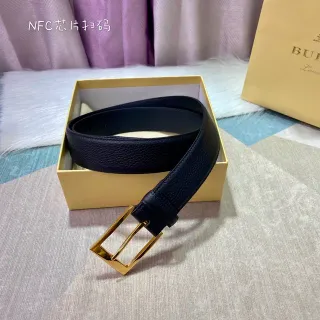 Burberry Navy Gold कणिक আয়তক্ষৌর বাকেল চামড়ার বেল্ট