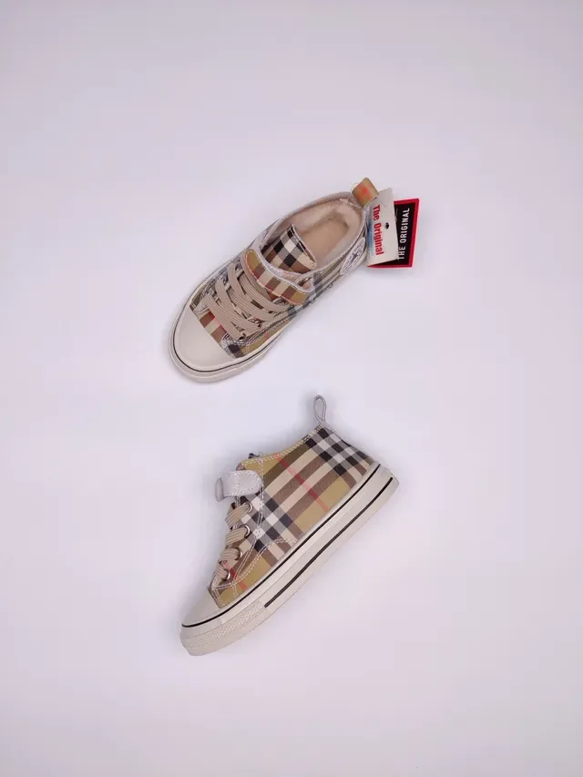 Burberry حذاء رياضي عالي الارتفاع من القماش الكانفاس بنقشة Plaid 2