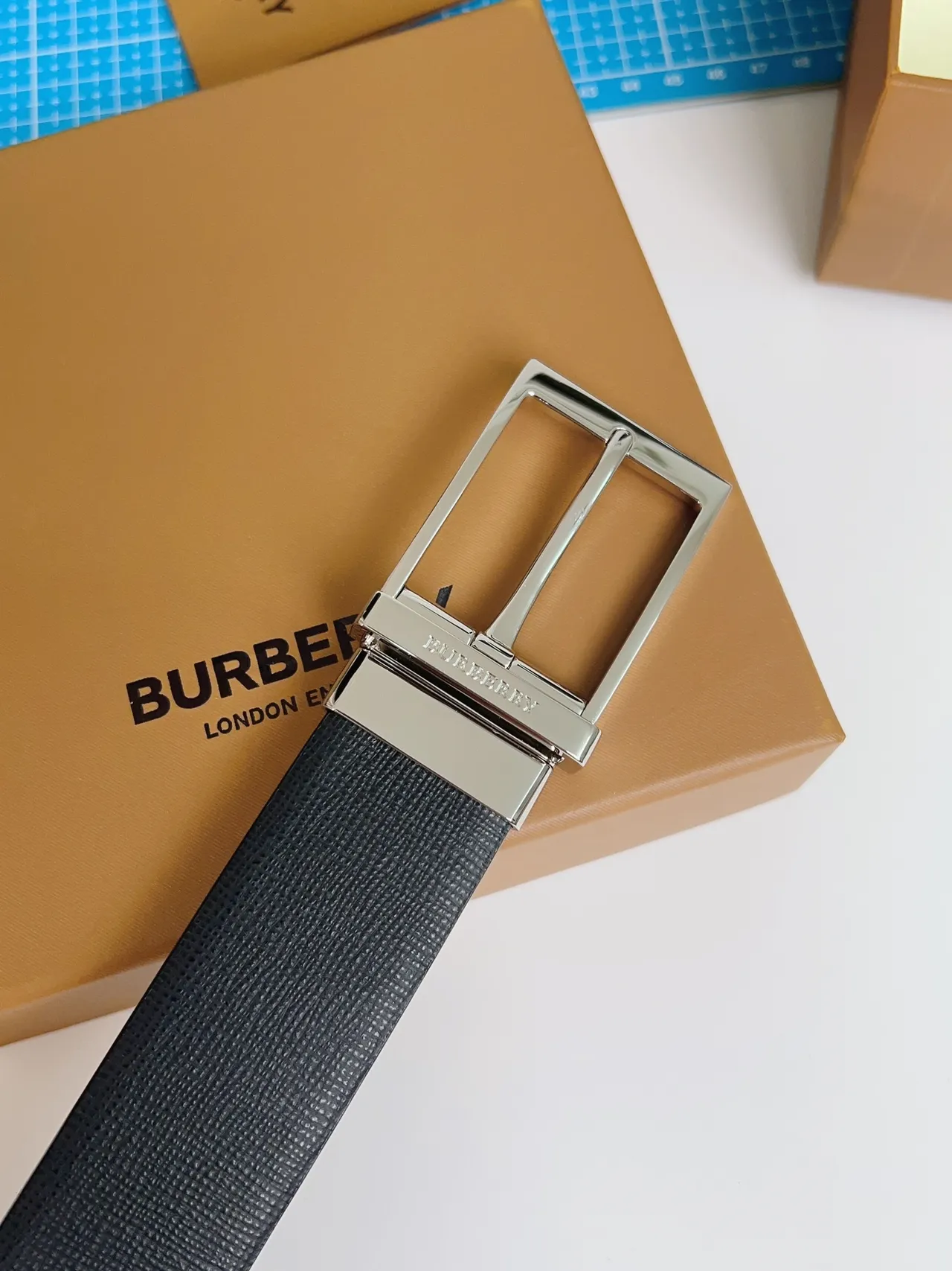 Burberry Reversible Buckle Black Textured Leather Belt 7