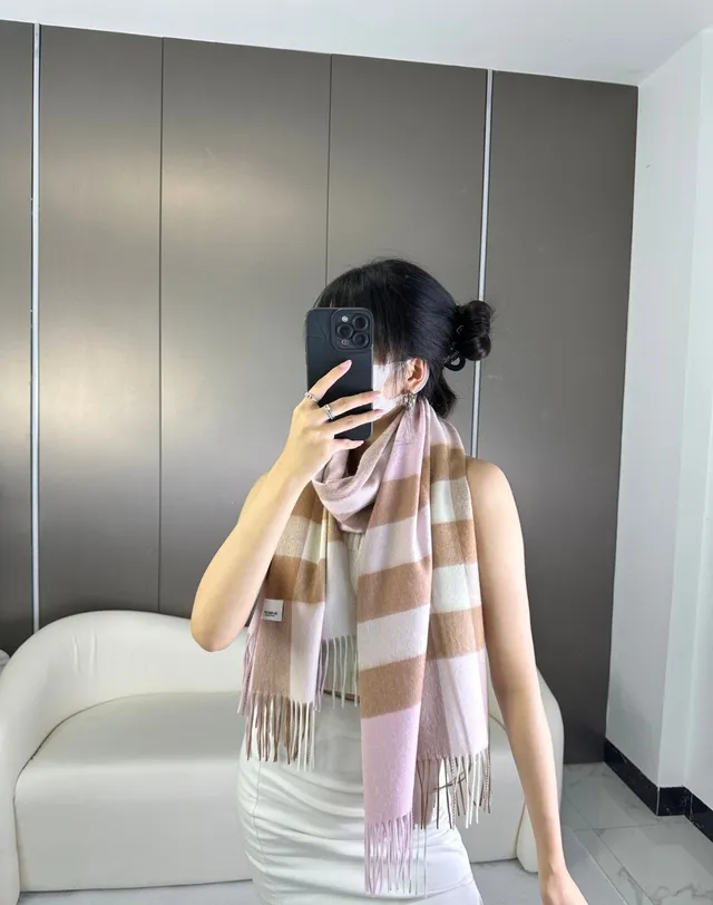 Burberry Reykjavik Noir Check Cashmere স্কার্ফ 3
