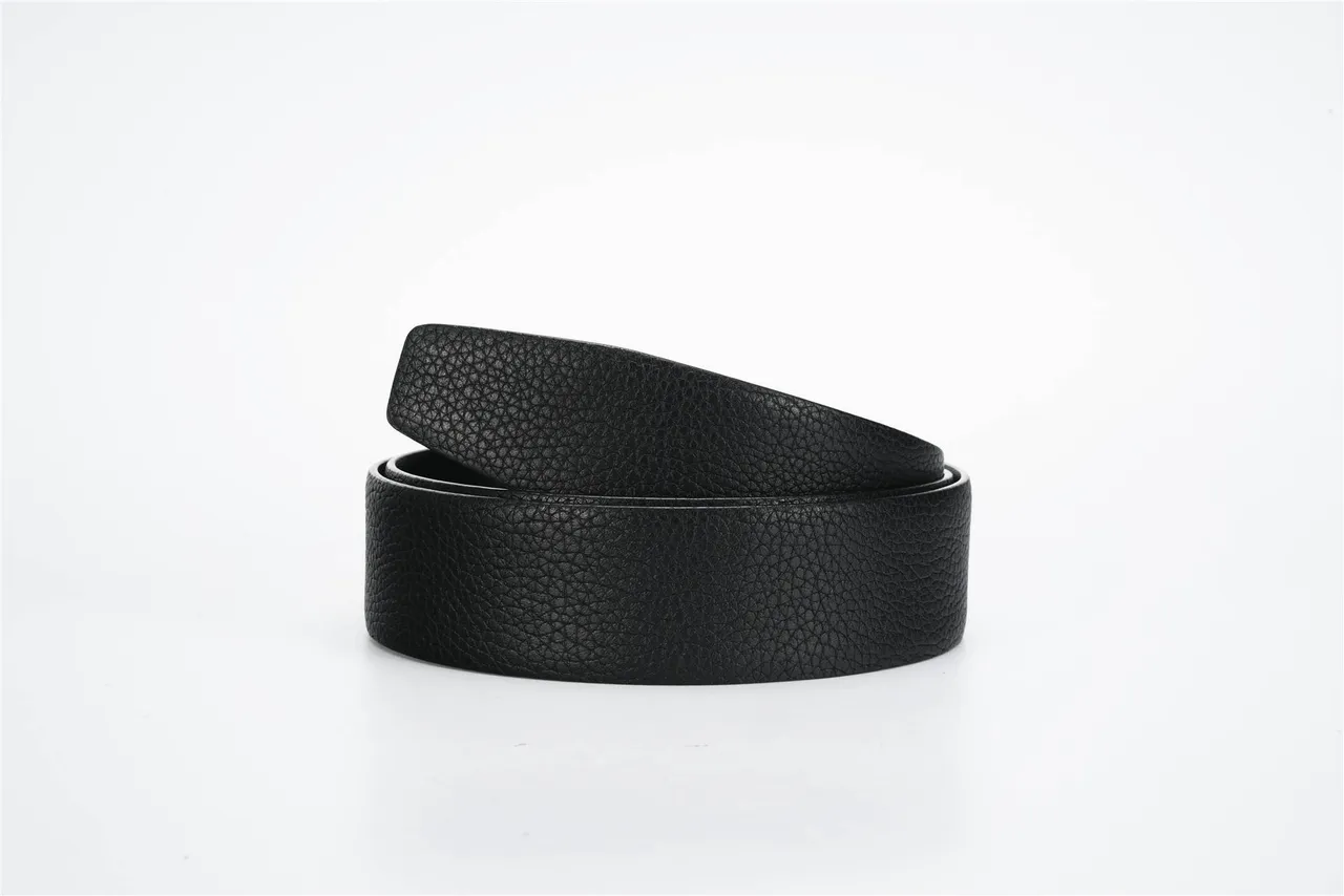 Burberry TB Belt Black Pebbled Leather Gold-Tone Monogram Buckle Leather Belt 3