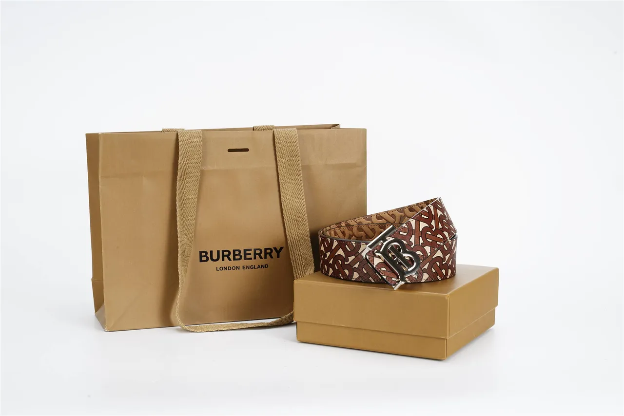 Burberry TB 棕米色印花皮带 7