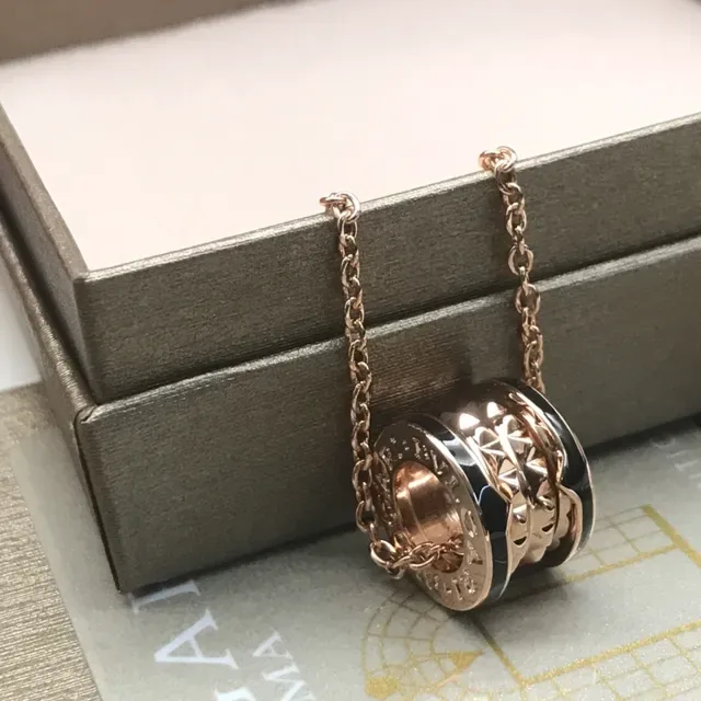 Bvlgari B.zero1 双环玫瑰金黑色珐琅项链 2