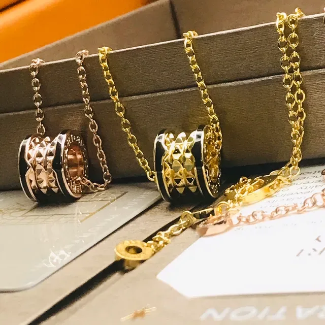 Bvlgari B.zero1 双环玫瑰金黑色珐琅项链 4