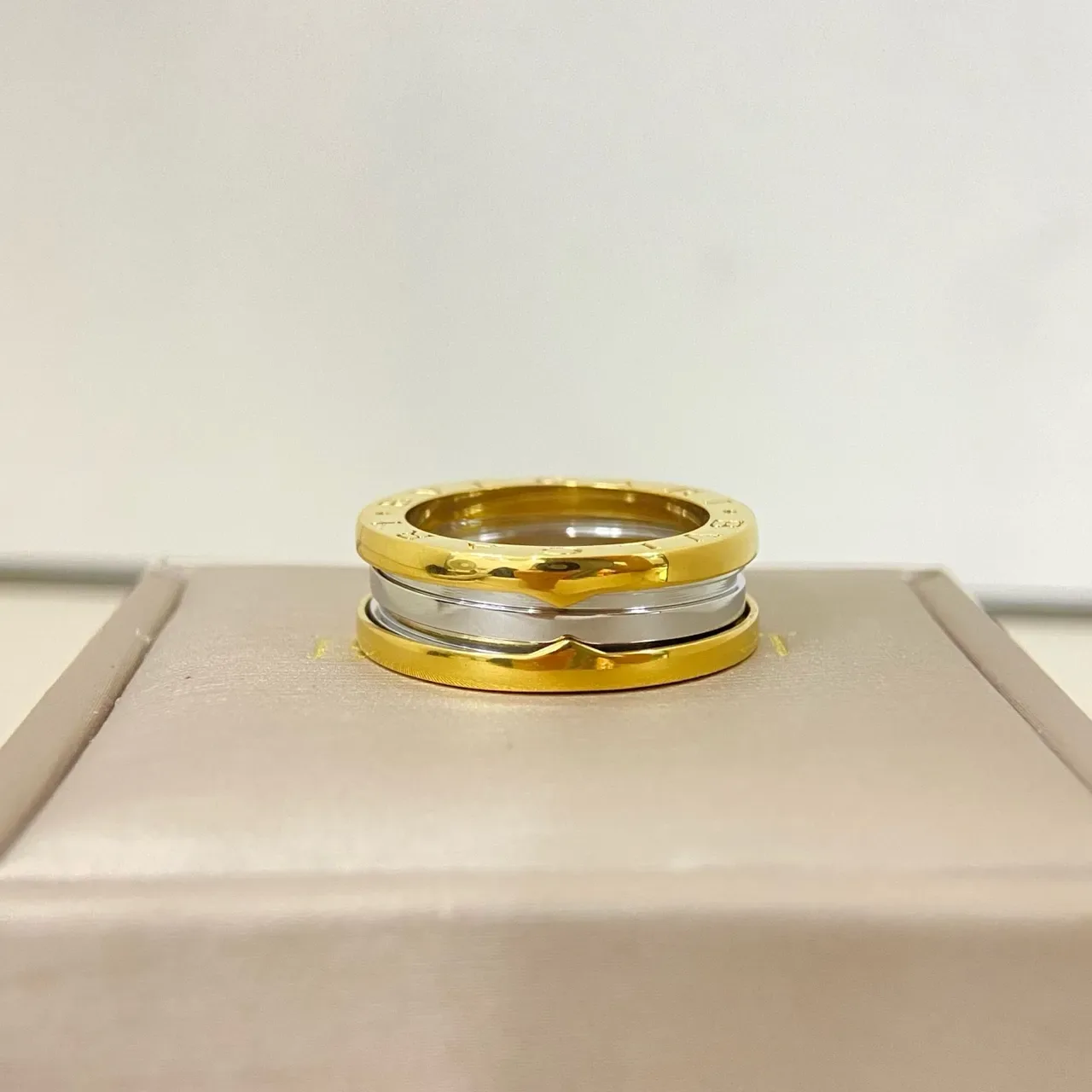 Bvlgari B.zero1 Anel Giratório Entalhado de Dupla Tom 2