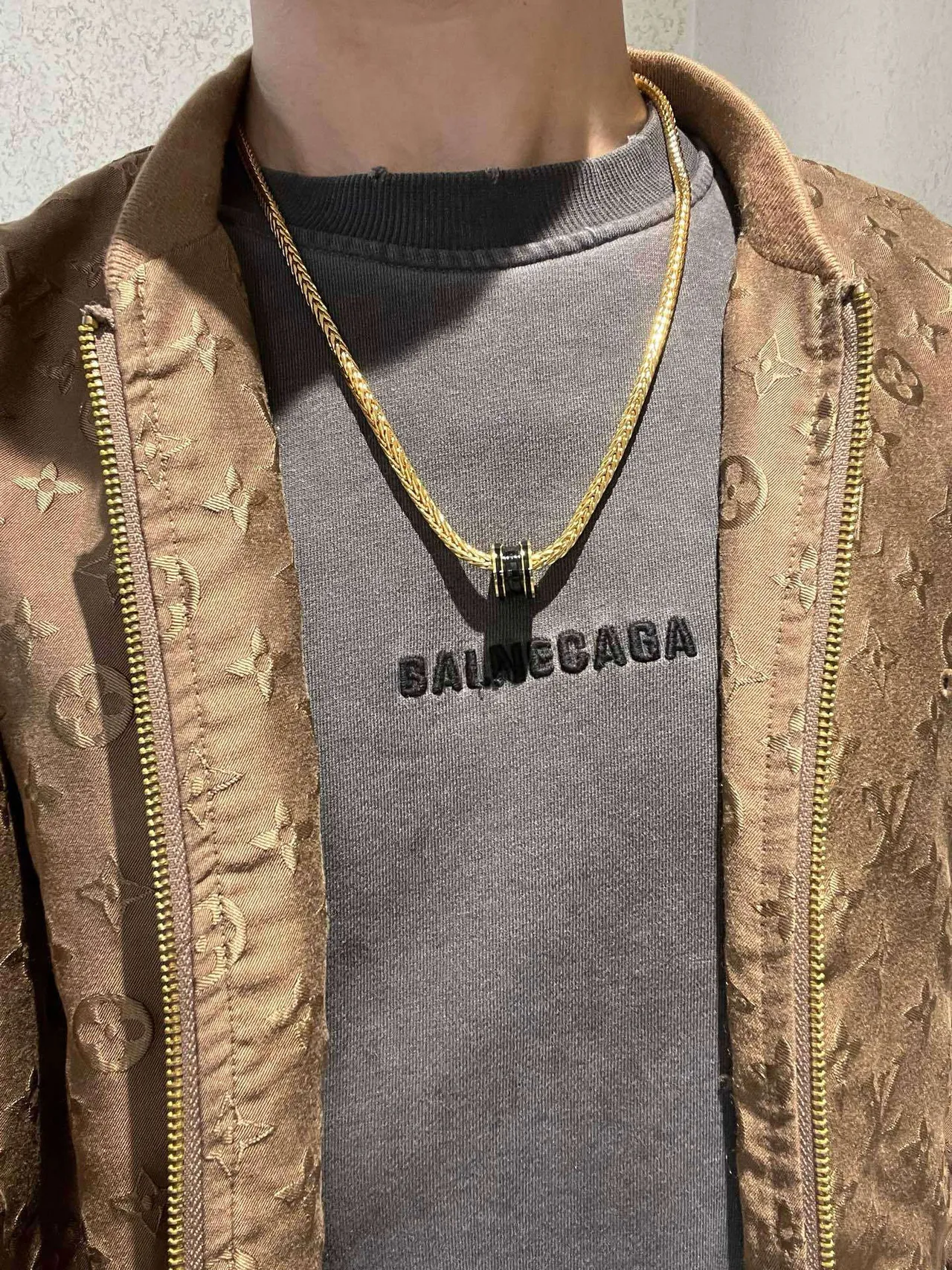 Bvlgari B.zero1 Collar con cadena de eslabones de trigo trenzados negros dorados en forma de barril con colgante 2