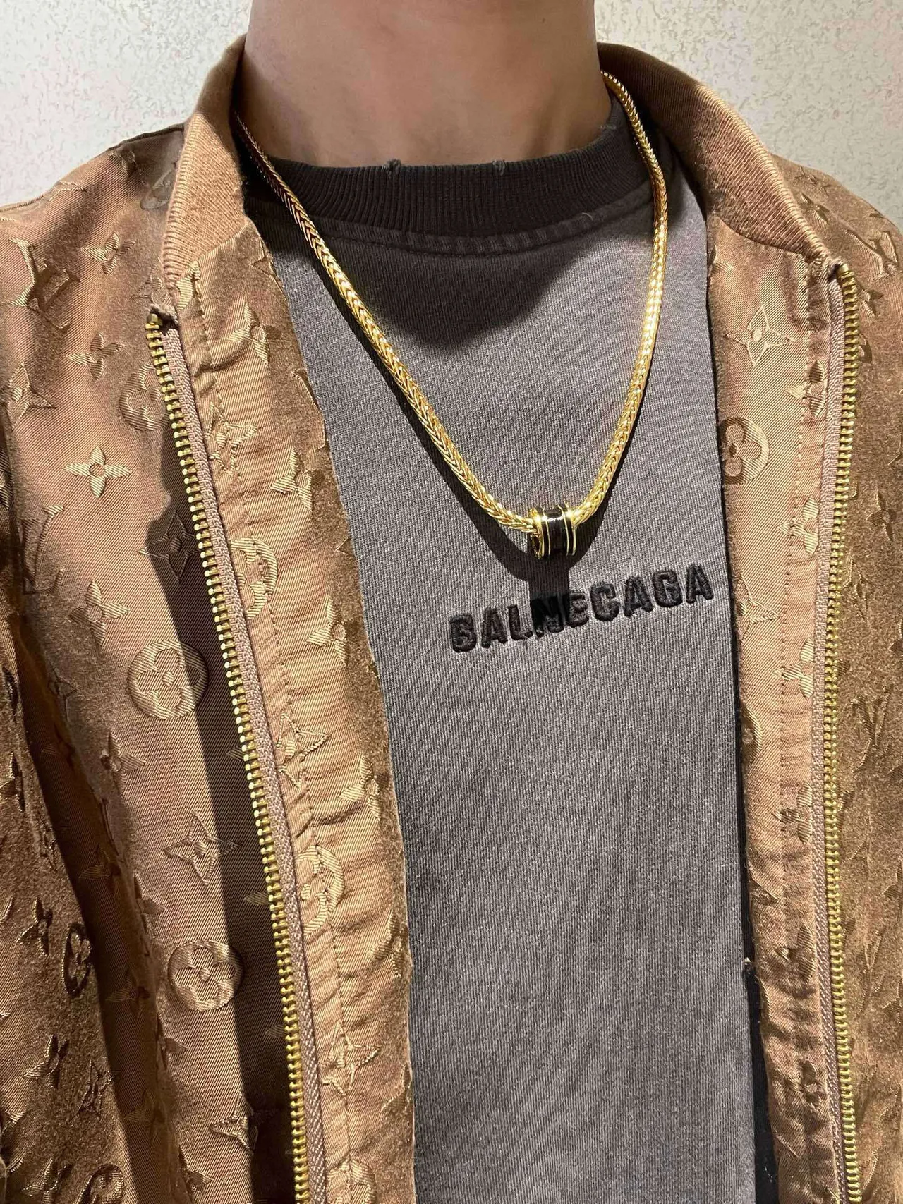 Bvlgari B.zero1 Collar con cadena de eslabones de trigo trenzados negros dorados en forma de barril con colgante 8