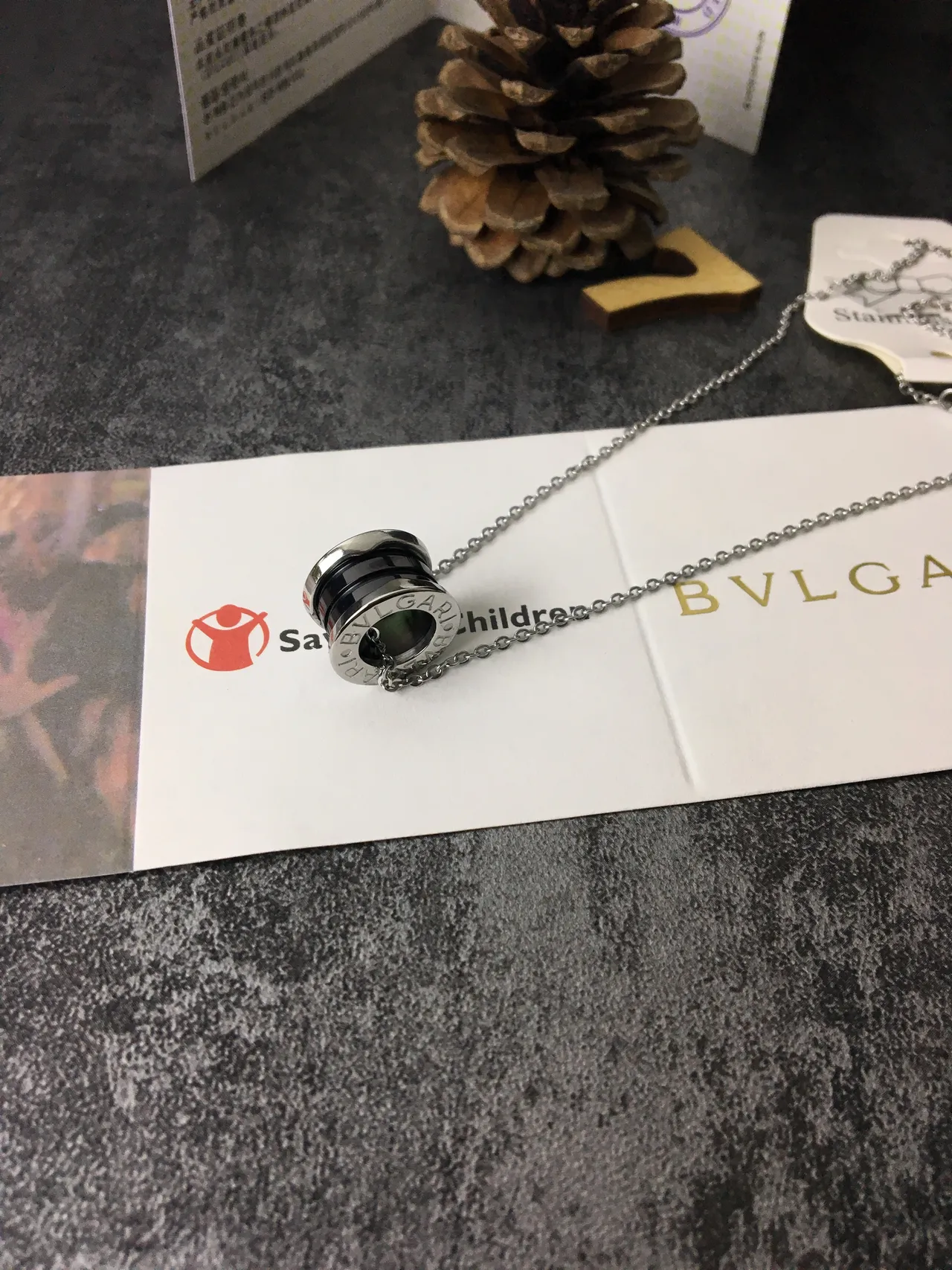 Bvlgari B.zero1 Rock 黑色陶瓷与钻石吊坠项链 4