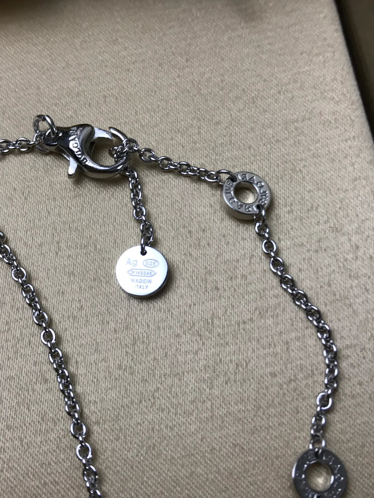 Bvlgari B.zero1 Rock 黑色陶瓷与钻石吊坠项链 9