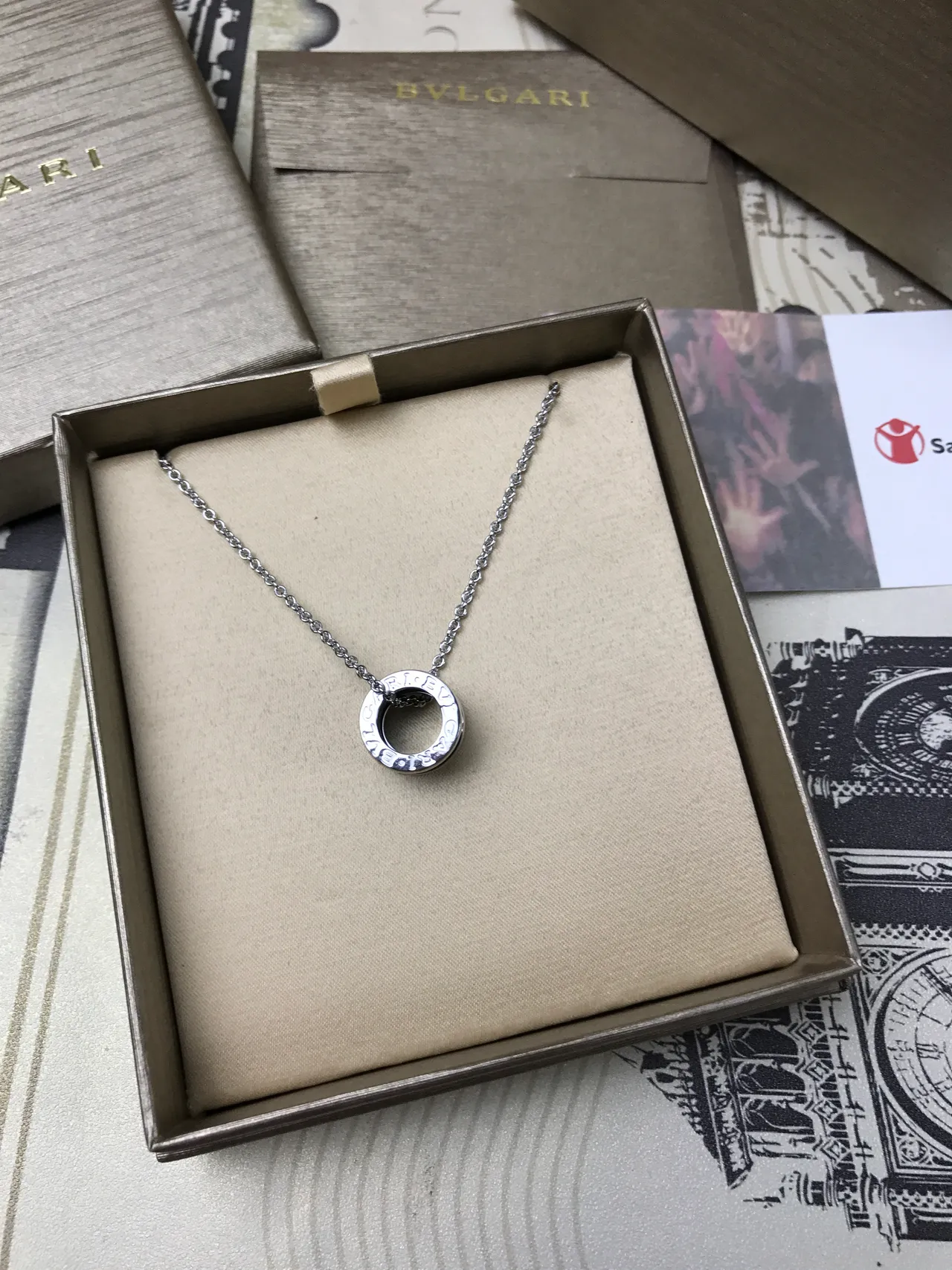Bvlgari B.zero1 Rock 黑色陶瓷与钻石吊坠项链 12