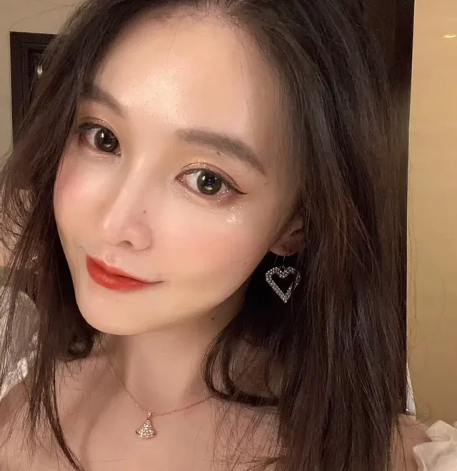 Bvlgari 迪娃斯的梦 扇形 Pavé 金项链 3