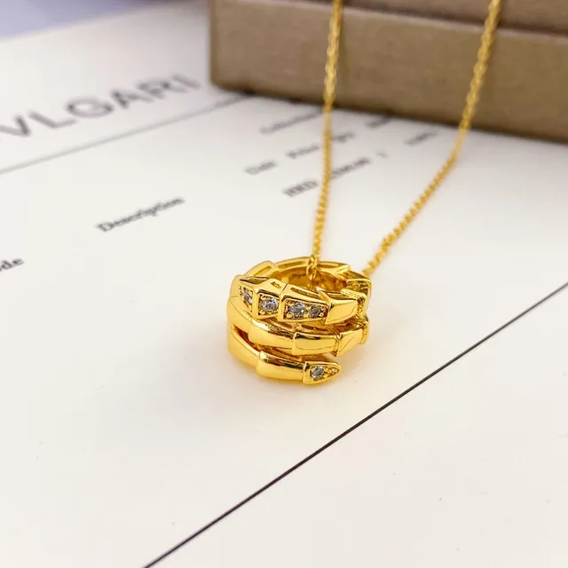 Bvlgari Serpenti मुड़ी हुई पवé पेंडेंट हार 3
