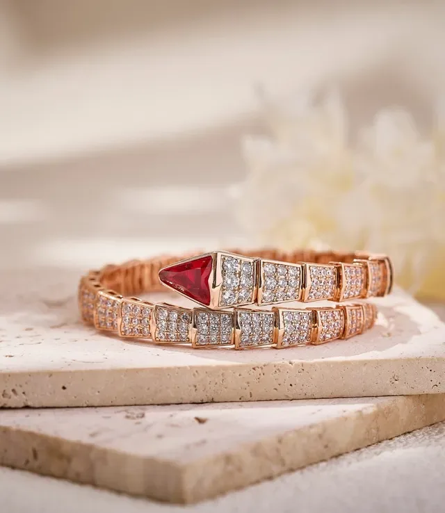 Bvlgari Serpenti Bracelet Or Rose Rubis Rouge et Diamant Coil 2