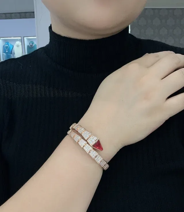 Bvlgari Serpenti Bracelet Or Rose Rubis Rouge et Diamant Coil 3
