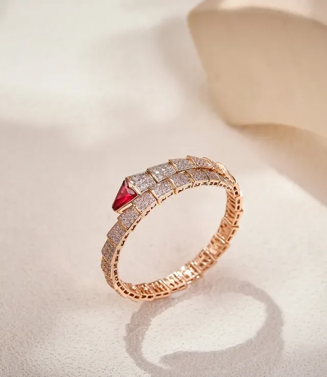 Bvlgari Serpenti Bracelet Or Rose Rubis Rouge et Diamant Coil 5