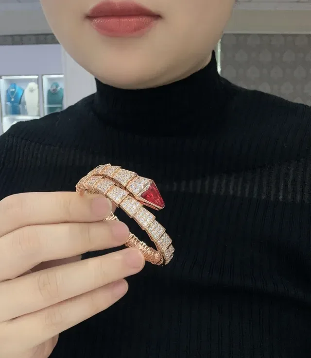 Bvlgari Serpenti Bracelet Or Rose Rubis Rouge et Diamant Coil 6