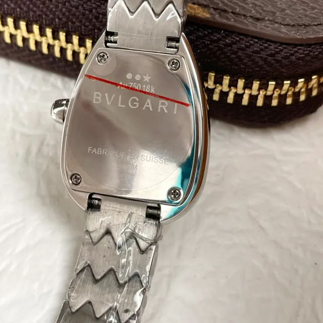 Bvlgari Serpenti 泪滴钻石镶边机械手表 6