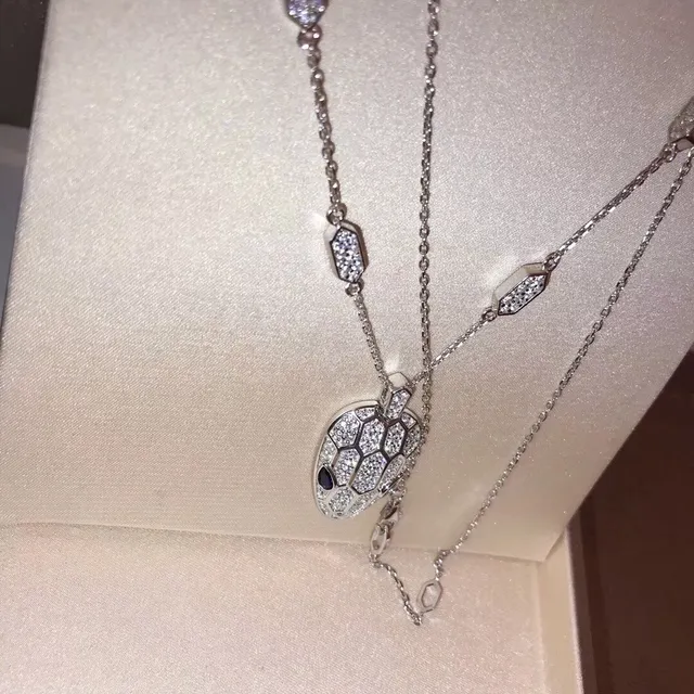 Bvlgari Serpenti Viper Pavé 钻石蛇头项链 4