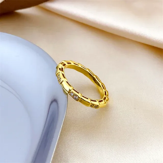 Bvlgari Tubogas خاتم ذهبي مادر أوف بيرل وأحجار بانيه 4