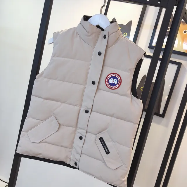 Canada Goose صدرية بنفسجي أسود مبطنة عالية الياقة 3
