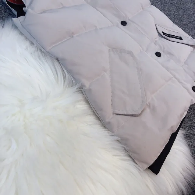Canada Goose صدرية بنفسجي أسود مبطنة عالية الياقة 8
