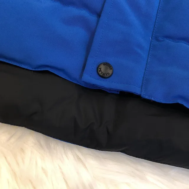 Canada Goose صدرية بنفسجي أسود مبطنة عالية الياقة 14