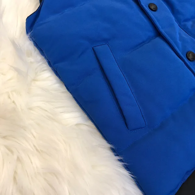 Canada Goose صدرية بنفسجي أسود مبطنة عالية الياقة 18