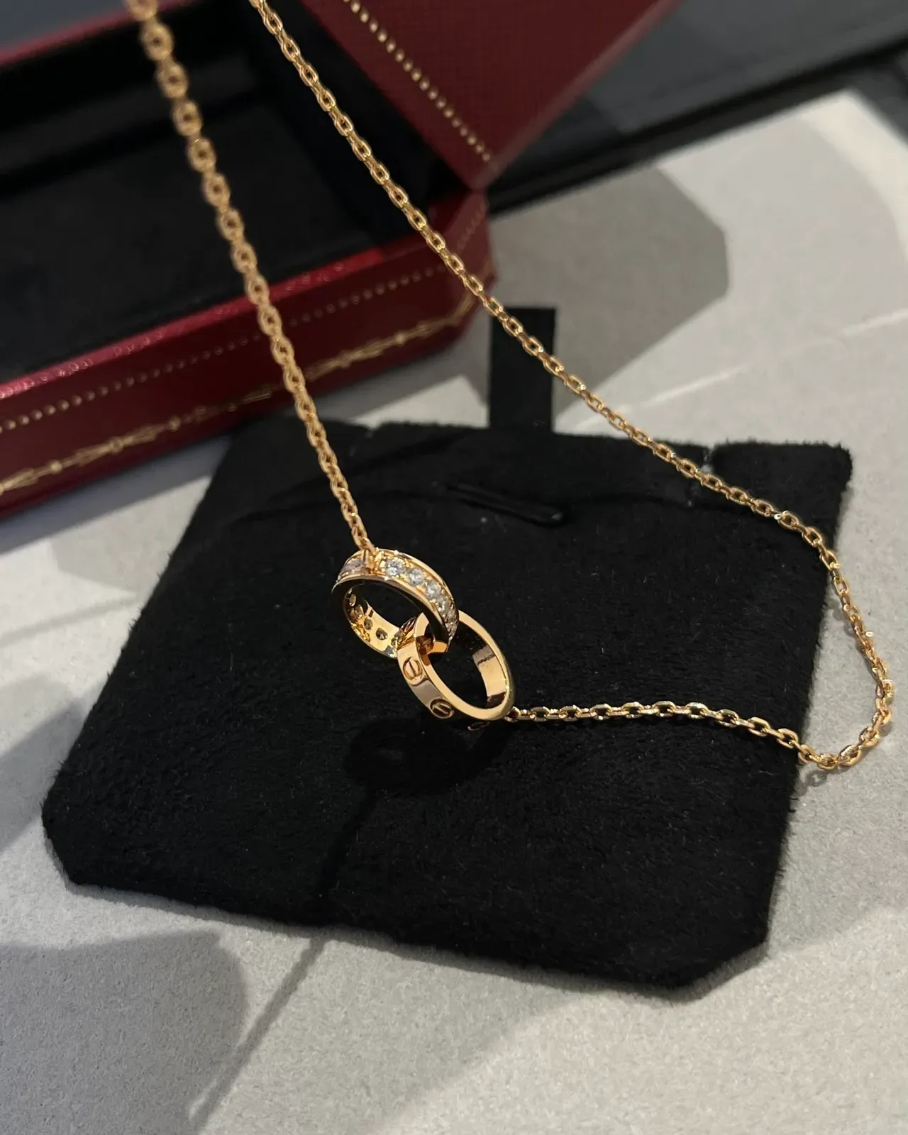 Cartier Double Ring Gold Black Interlocking Pendant Pavé Diamond Setting Necklace 4