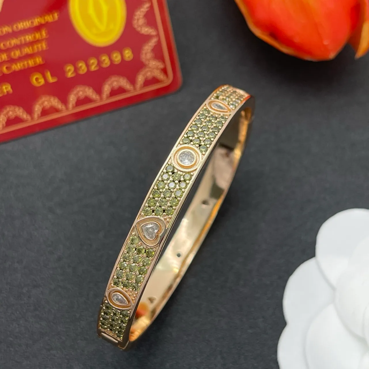 Cartier 金绿镶嵌爱心图案手链 6