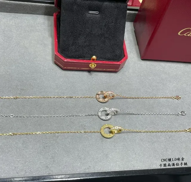Cartier Pulsera de oro y plata con doble círculo entrelazado pavé piedras transparentes 3