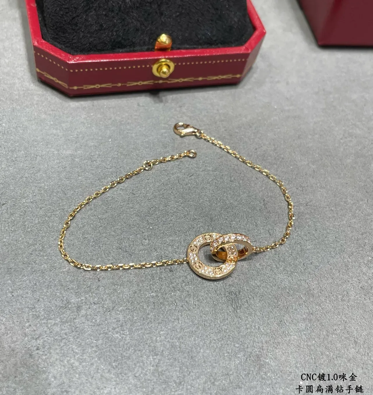 Cartier Pulsera de oro y plata con doble círculo entrelazado pavé piedras transparentes 7