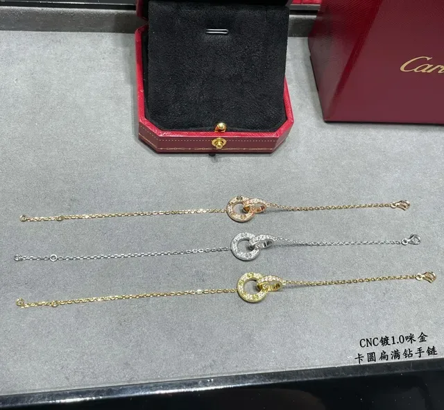 Cartier Pulsera de oro y plata con doble círculo entrelazado pavé piedras transparentes 8