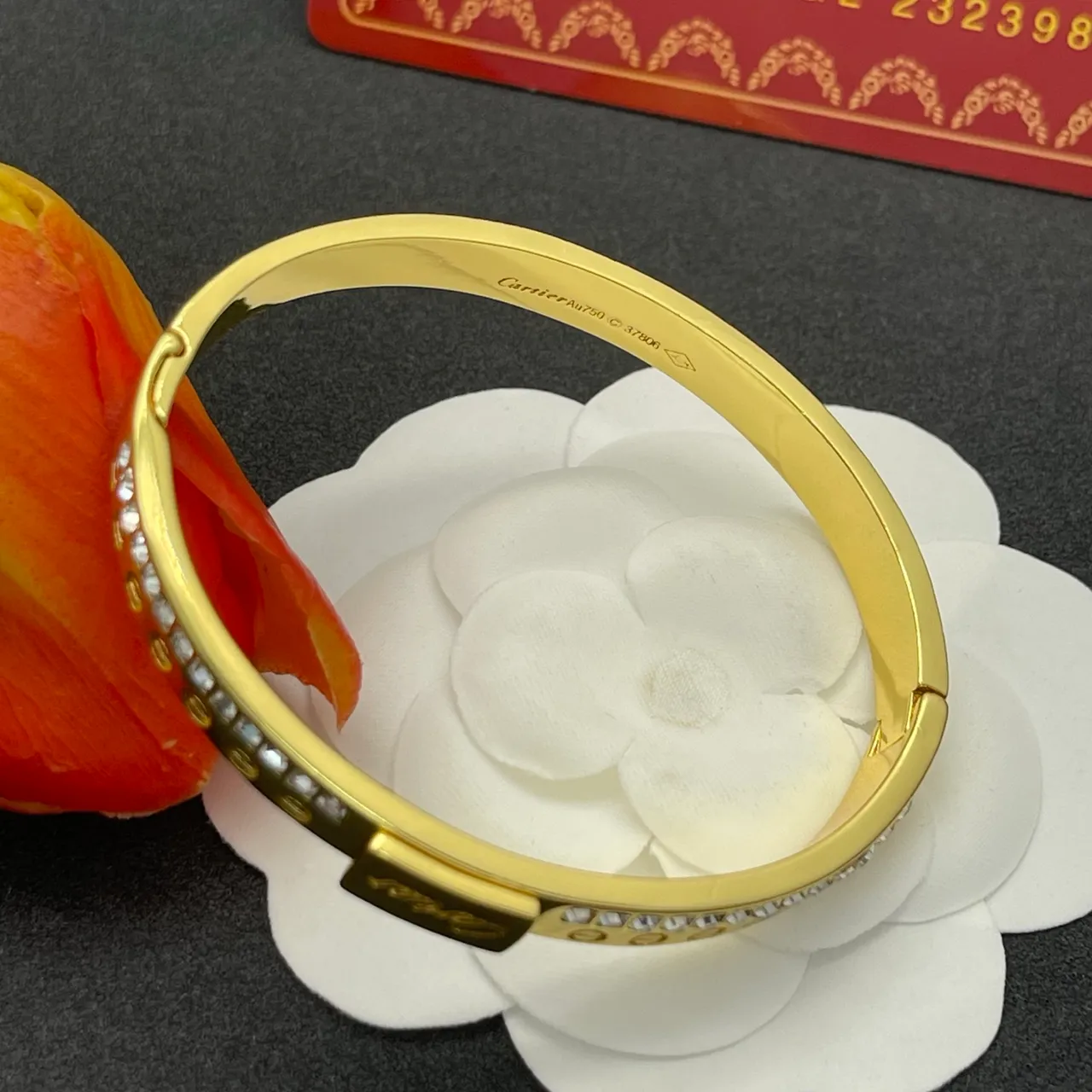 Cartier Juste un Clou सोने की पेव क्रिस्टल कंगन 3