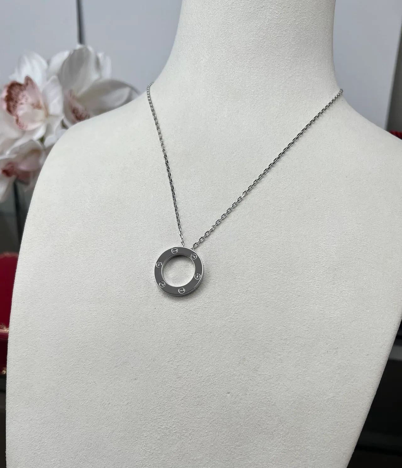 Cartier Juste un Clou सिल्वर टोन गोलाकार पेंडेंट नेकलेस 2